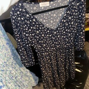 Kaileigh Navy and White Floral Top